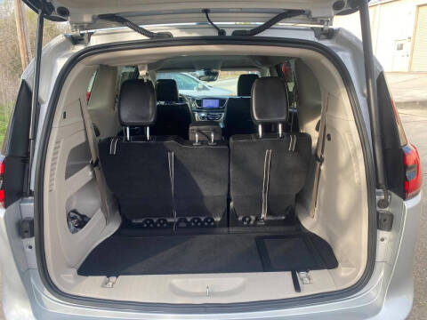 2024 Chrysler Pacifica Touring L