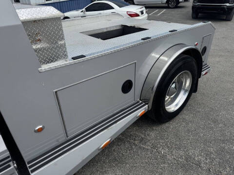 2005 Freightliner M2 106