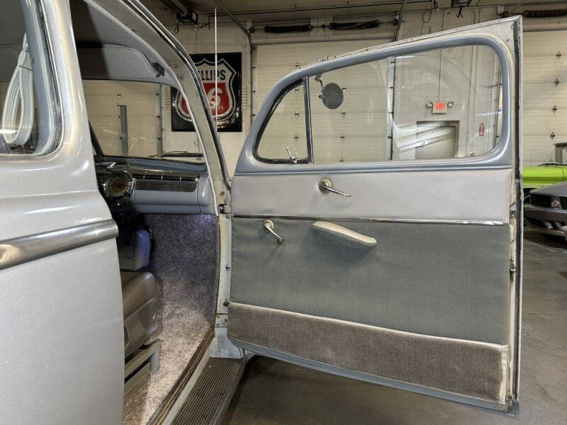 1947 Ford Super Deluxe