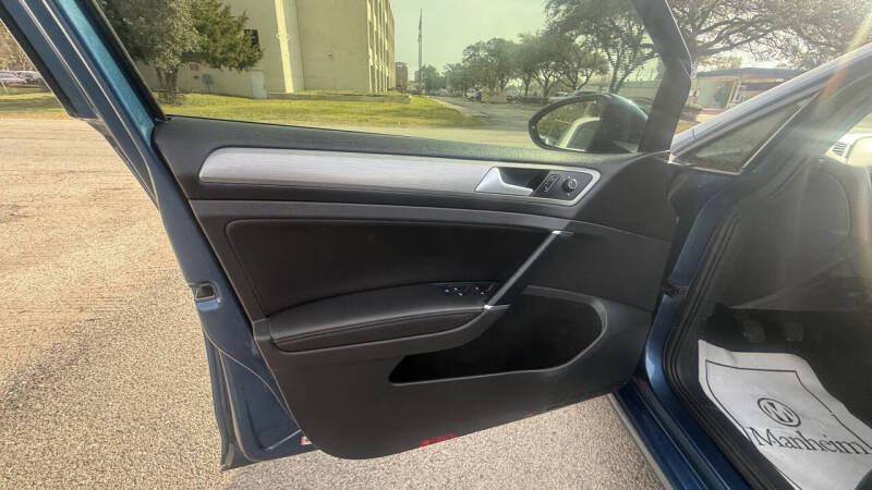 2017 Volkswagen Golf TSI Wolfsburg Edition