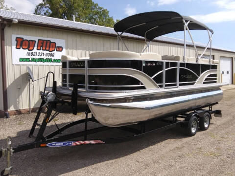 2017 Sylvan Mirage 8520 LE