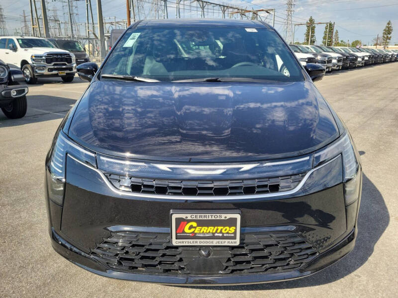 2027 Chrysler Pacifica Select