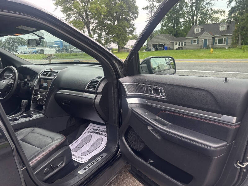 2017 Ford Explorer Sport