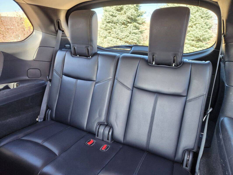 2020 Nissan Pathfinder SL