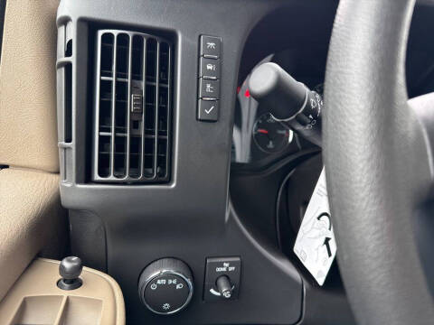 2025 Chevrolet Express 3500