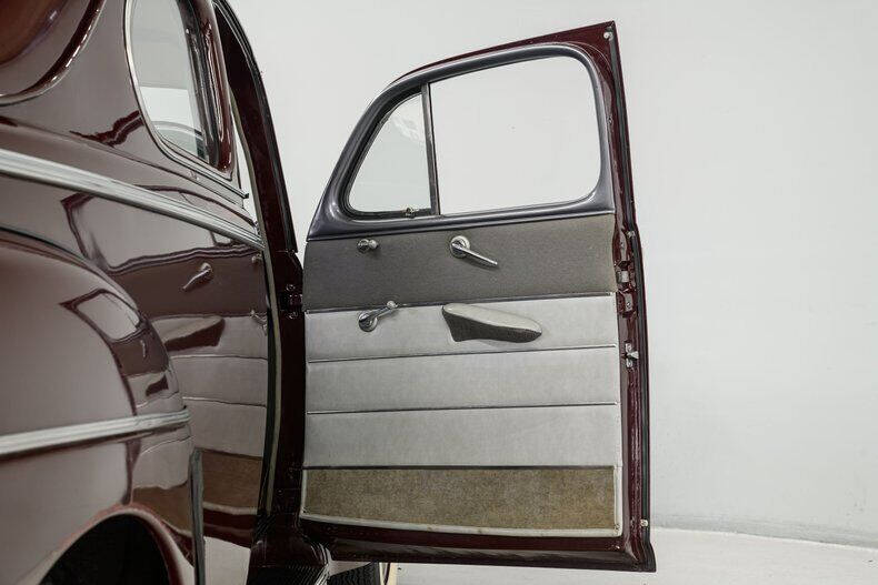 1946 Ford Super Deluxe