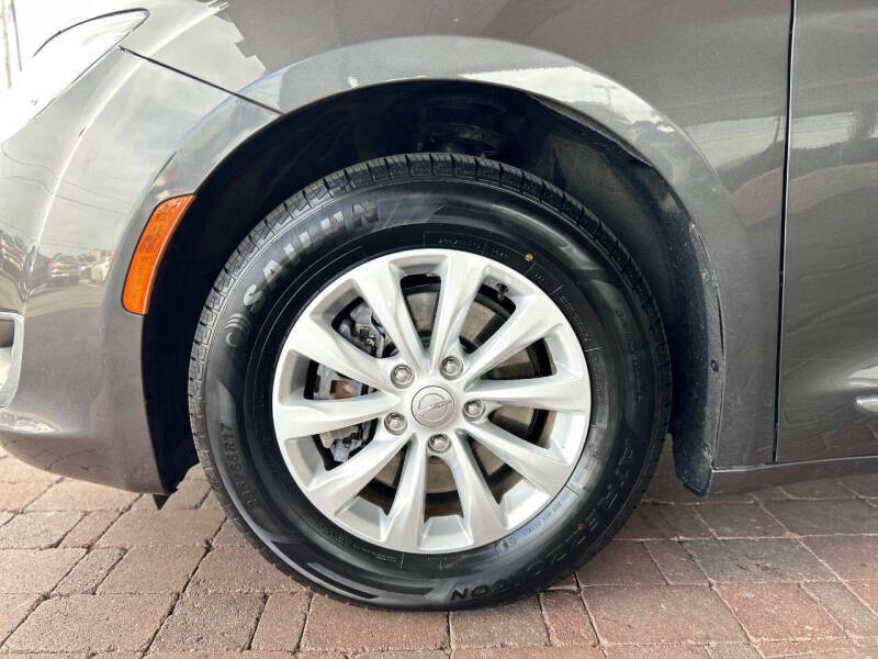 2019 Chrysler Pacifica Touring L