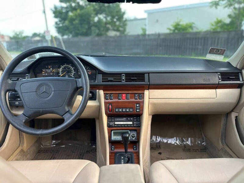 1994 Mercedes-Benz E-Class E 320