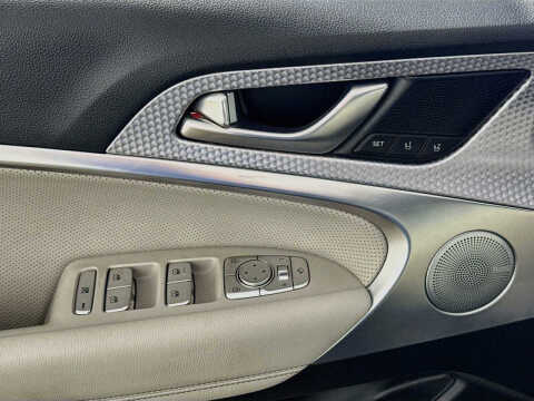 2023 Genesis G70