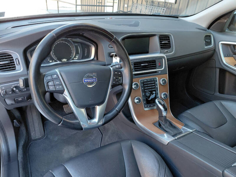 2016 Volvo S60 T5 Inscription Platinum