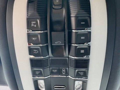 2024 Porsche Macan T