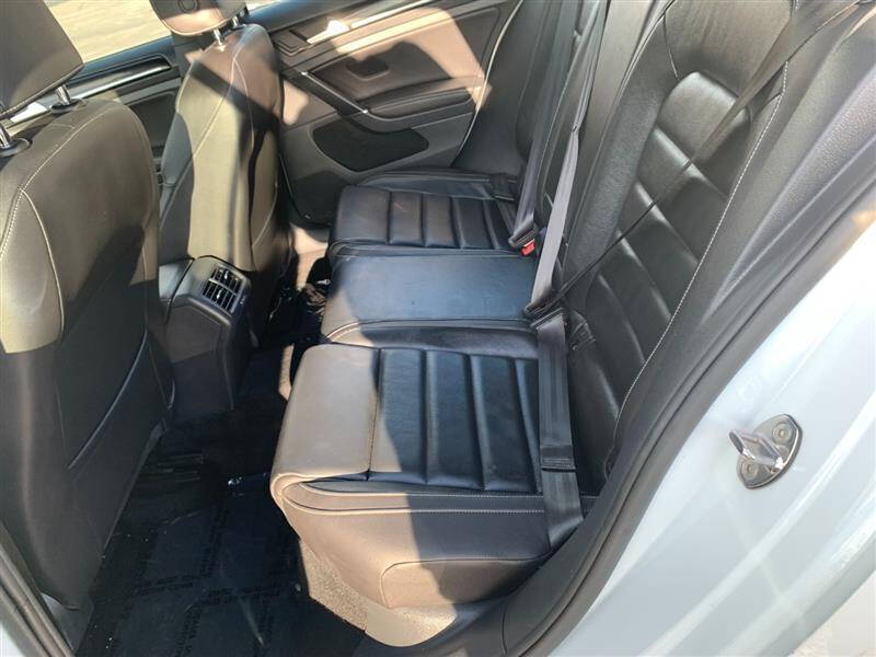 2017 Volkswagen Golf R 4Motion