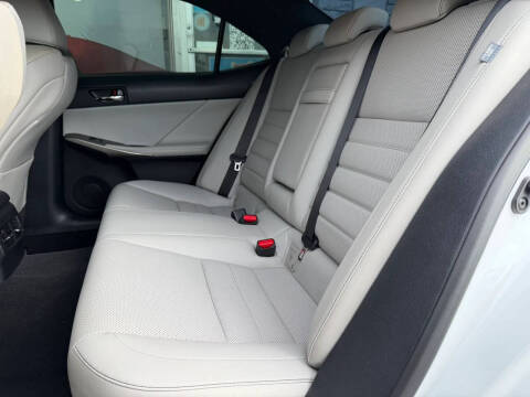 2017 Lexus IS 200t