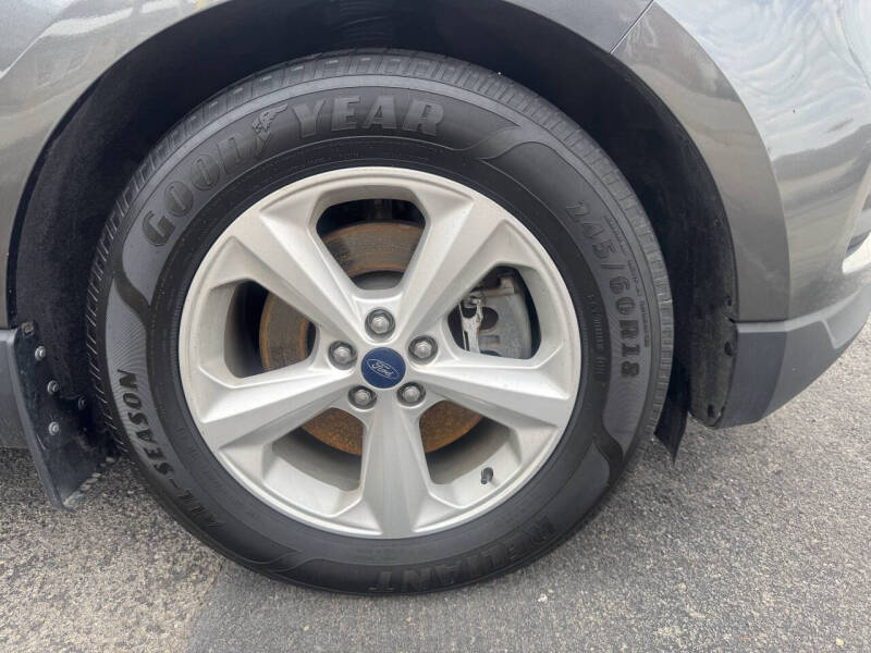 2020 Ford Edge SE
