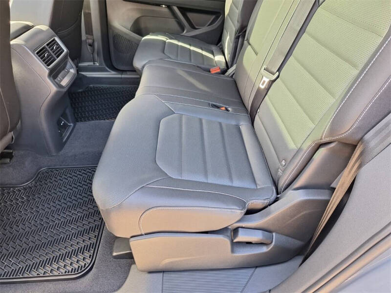 2026 Volkswagen Atlas Cross Sport SEL R-Line Black 4Motion