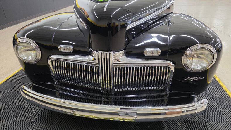 1942 Ford Super Deluxe