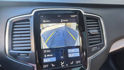 2017 Volvo XC90 T6 Momentum