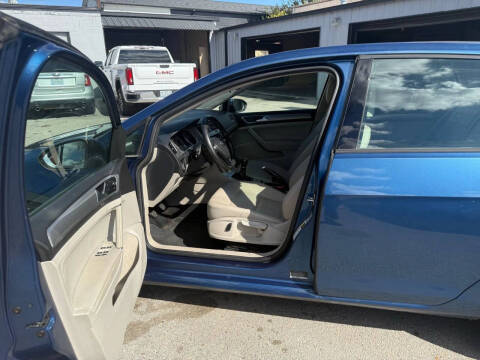 2017 Volkswagen Golf TSI Wolfsburg Edition