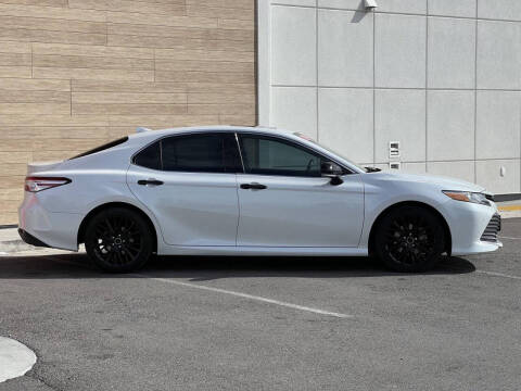 2019 Toyota Camry Hybrid XLE