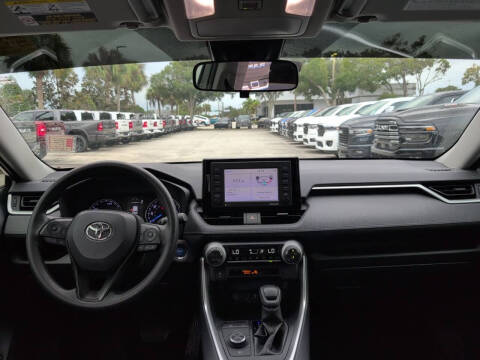 2022 Toyota RAV4 Hybrid XLE