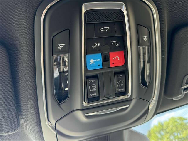 2025 Jeep Grand Cherokee Laredo X