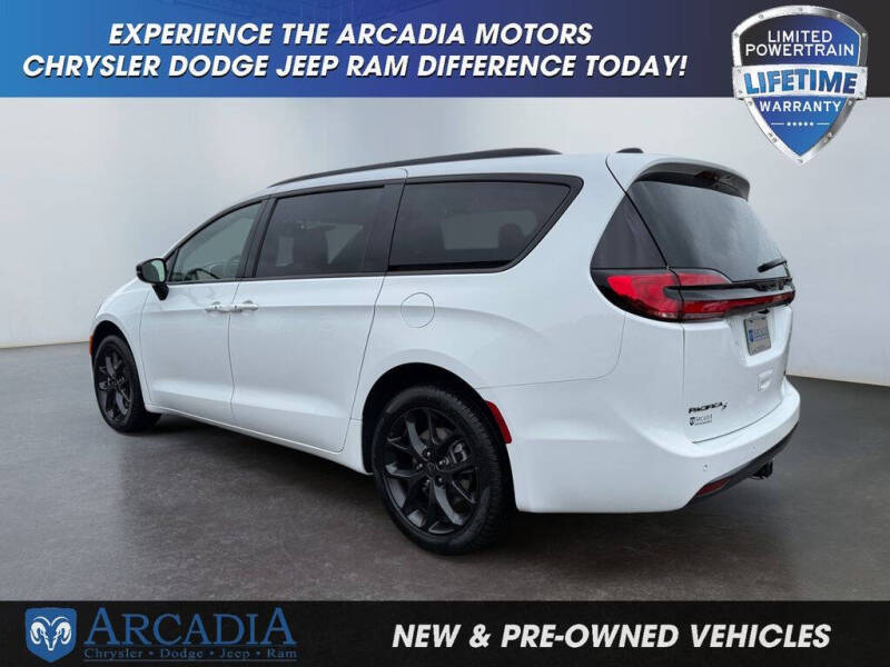 2027 Chrysler Pacifica Limited