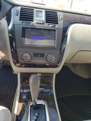 2010 Cadillac DTS Luxury Collection