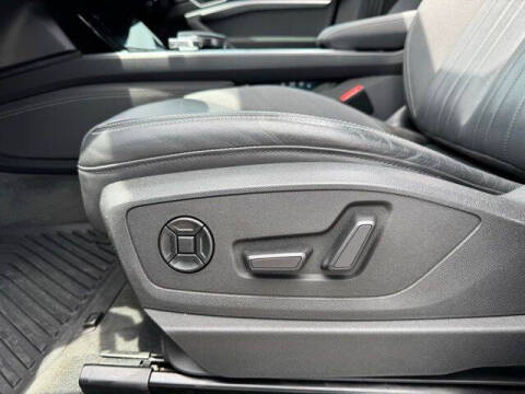 2022 Audi e-tron quattro Premium