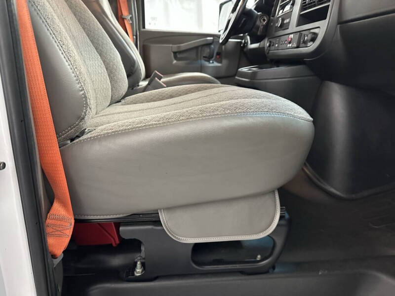 2022 Chevrolet Express 3500