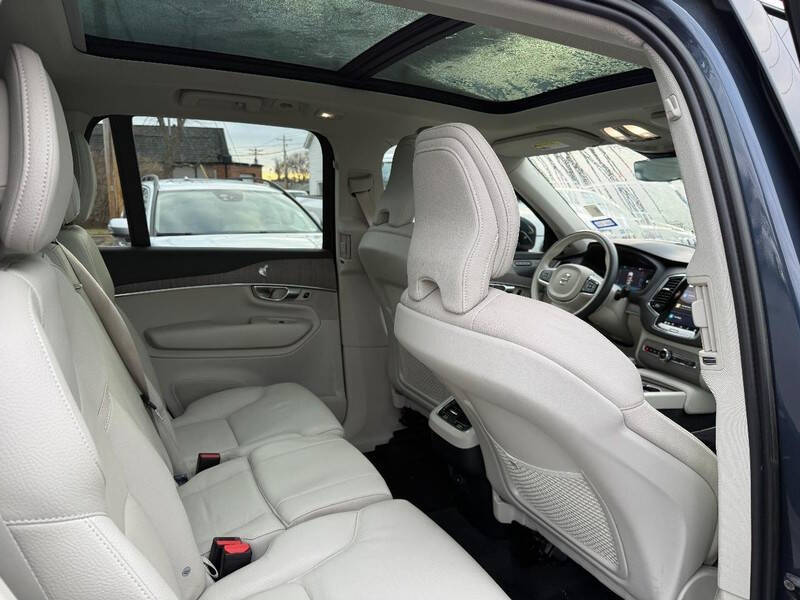 2023 Volvo XC90 B5 Plus Bright Theme