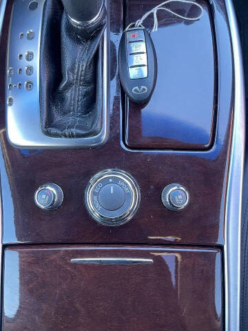 2015 Infiniti Q70 3.7