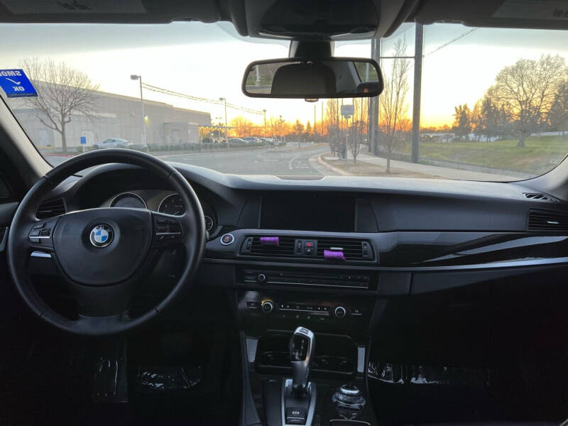 2011 BMW 5 Series 528i