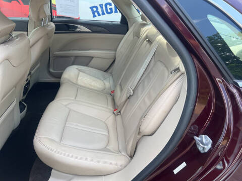 2017 Lincoln MKZ Select