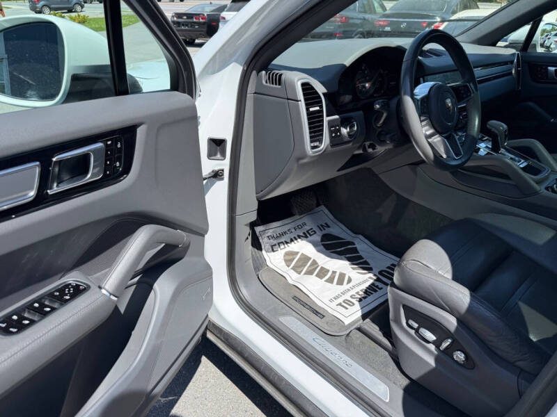 2020 Porsche Cayenne Coupe