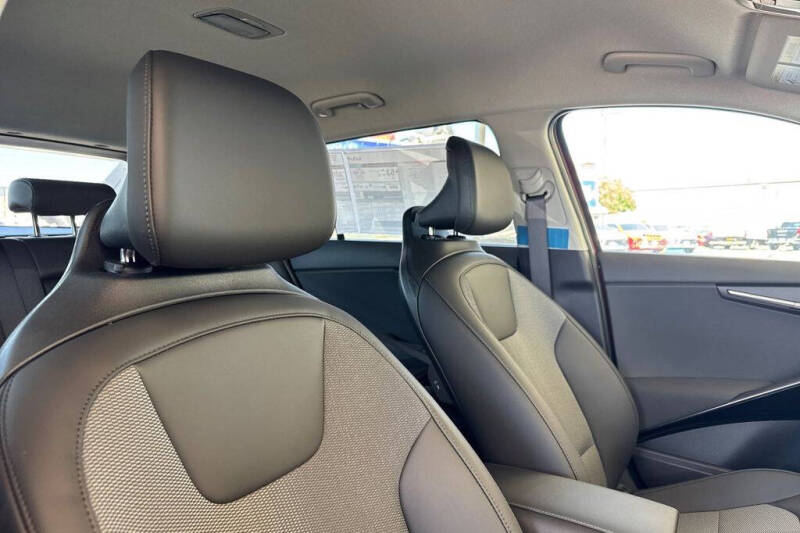 2026 Kia Niro EX