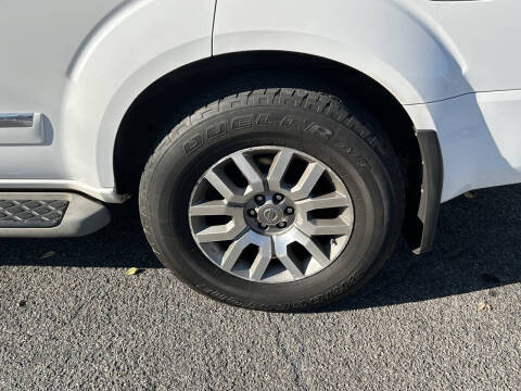 2012 Nissan Pathfinder LE