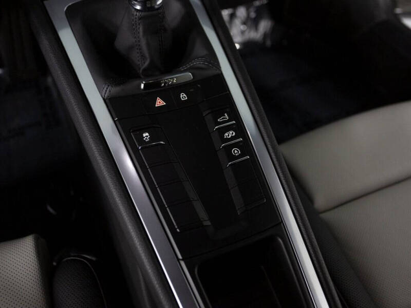 2025 Porsche 718 Cayman