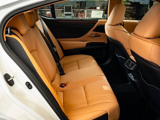 2025 Lexus ES 350 Ultra Luxury