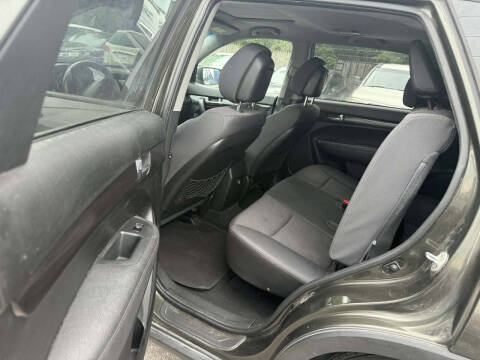 2011 Kia Sorento LX