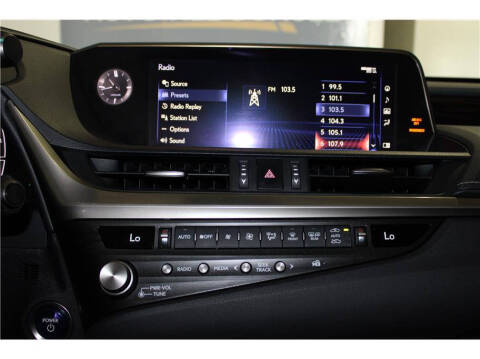 2021 Lexus ES 300h Luxury