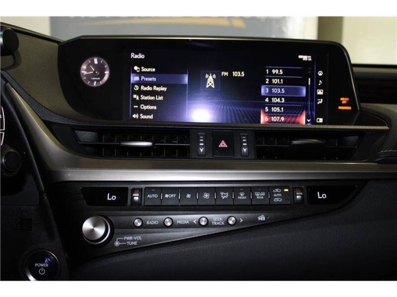 2021 Lexus ES 300h Luxury