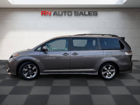 2011 Toyota Sienna SE 8-Passenger
