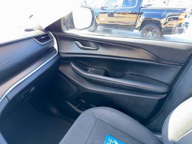 2023 Jeep Grand Cherokee L Laredo