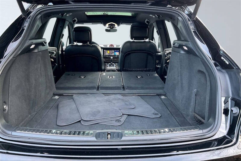 2020 Porsche Macan S