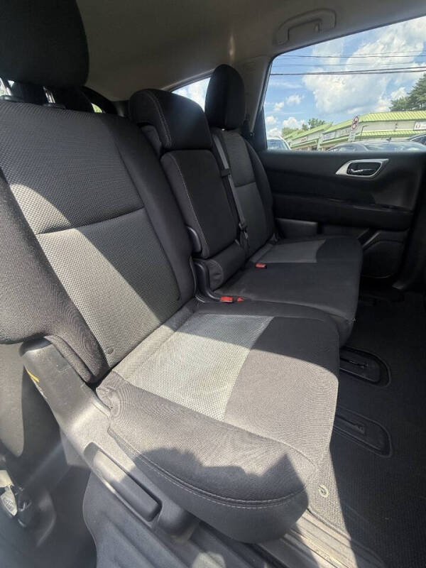 2017 Nissan Pathfinder SV