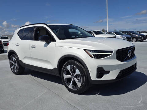 2026 Volvo XC40 B5 Plus