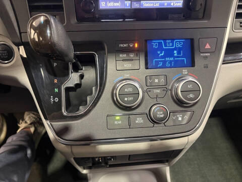 2016 Toyota Sienna XLE 7-Passenger