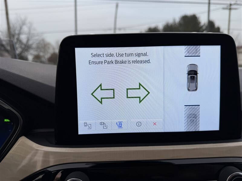 2021 Ford Escape Hybrid Titanium