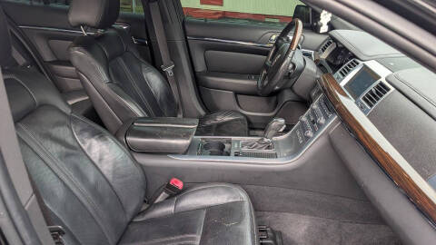 2011 Lincoln MKS