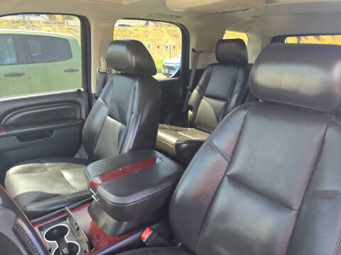 2011 Cadillac Escalade Luxury